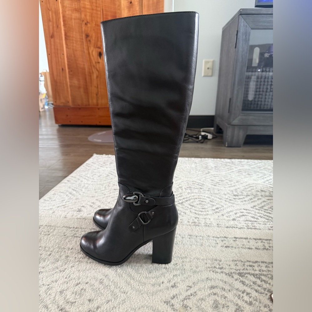 Tahari Womens 6M Felix Tall Black Leather Fashion Heels Size 7